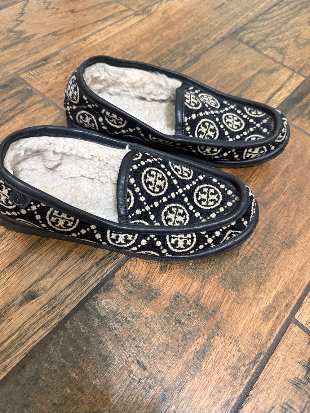 Tory Burch Women’s Black and Cream Cozy Slip-On Slippers